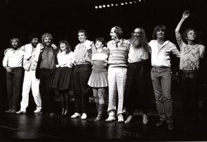 Linda Ronstadt with her band and James Taylor 1982, NY.jpg
